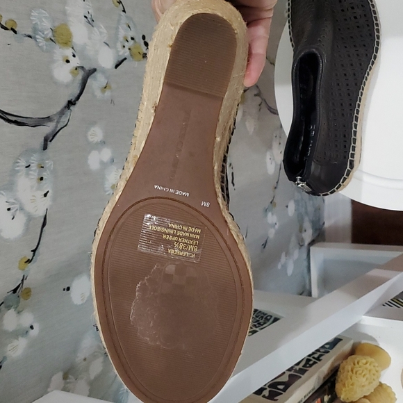 Vince Camuto Perforated Leather Wedges Size 8 - Picture 3 of 5